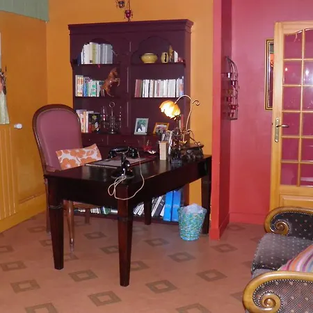 Au 10 D'aygu Bed & Breakfast