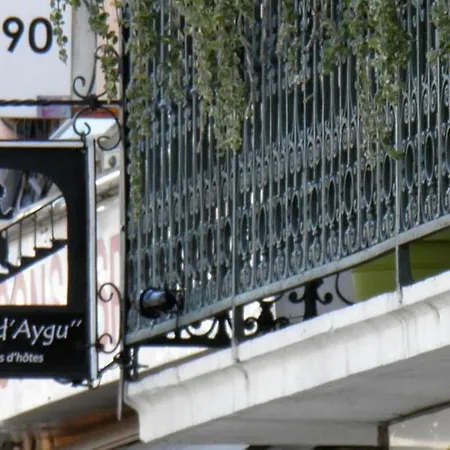 Au 10 D'aygu Bed & Breakfast