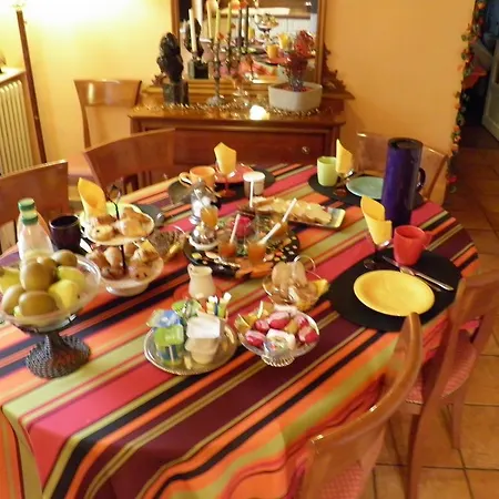 Au 10 D'aygu Bed & Breakfast *